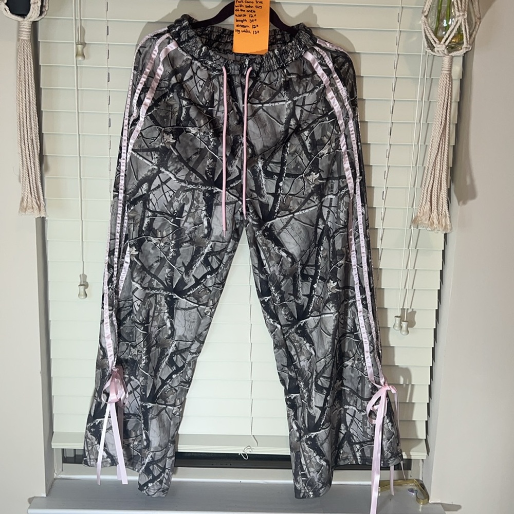 Pink camo tree pant
